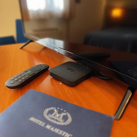 Hotel Majestic San Giuliano Milanese Esterno foto