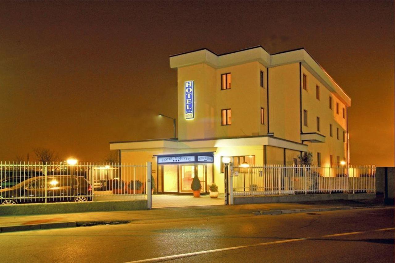 Hotel Majestic San Giuliano Milanese Esterno foto