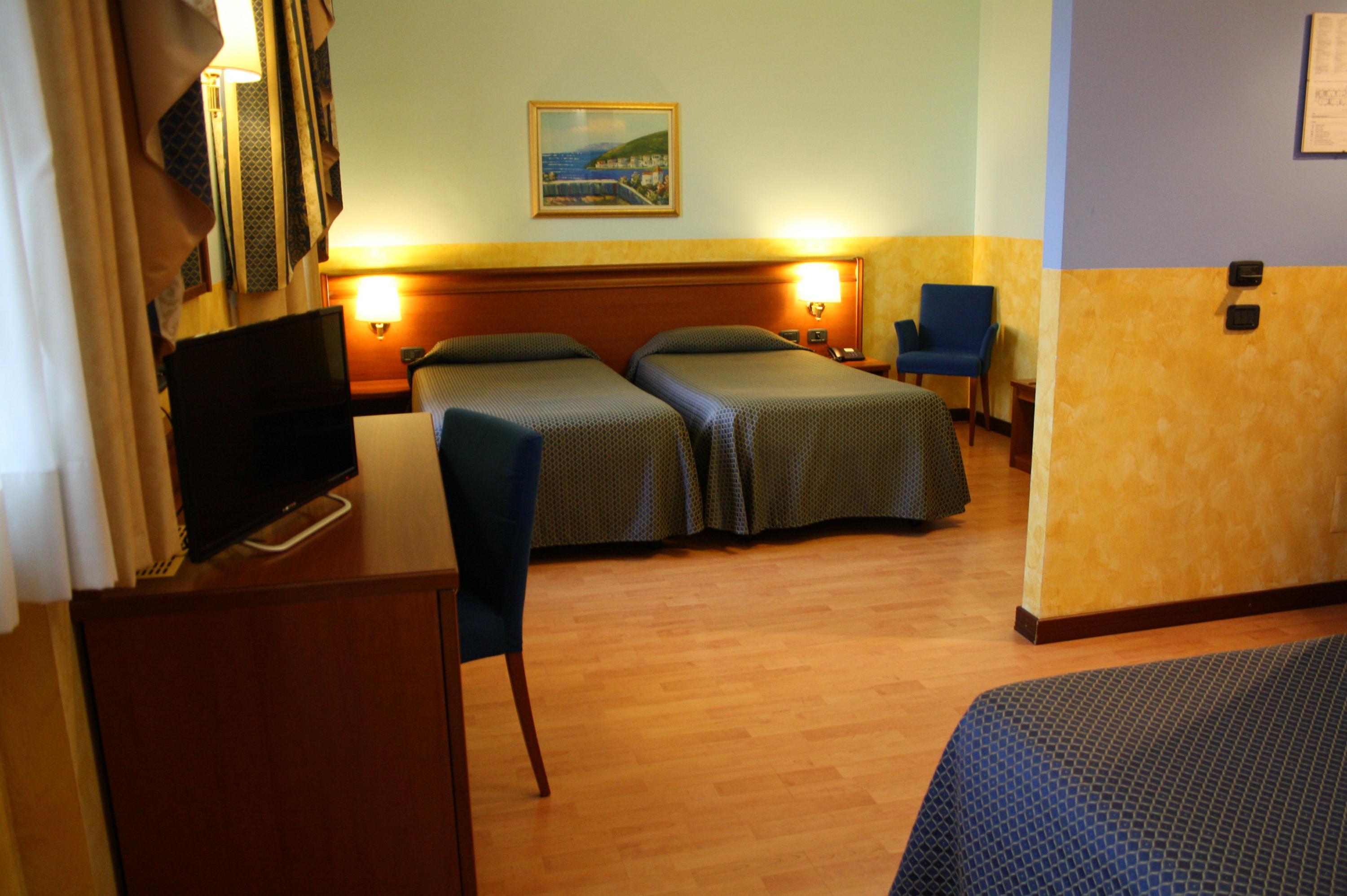Hotel Majestic San Giuliano Milanese Esterno foto