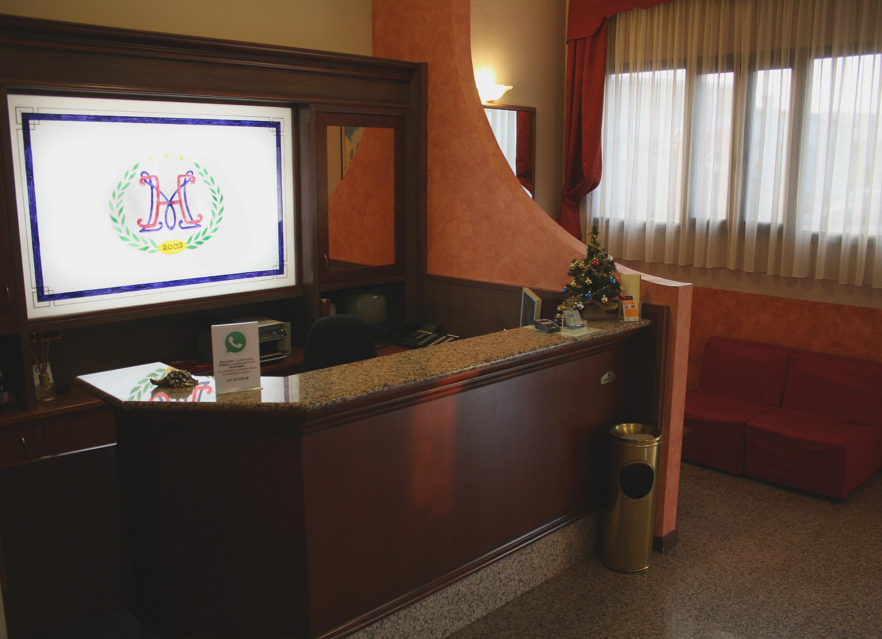 Hotel Majestic San Giuliano Milanese Esterno foto