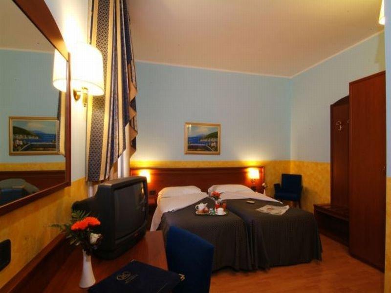 Hotel Majestic San Giuliano Milanese Esterno foto