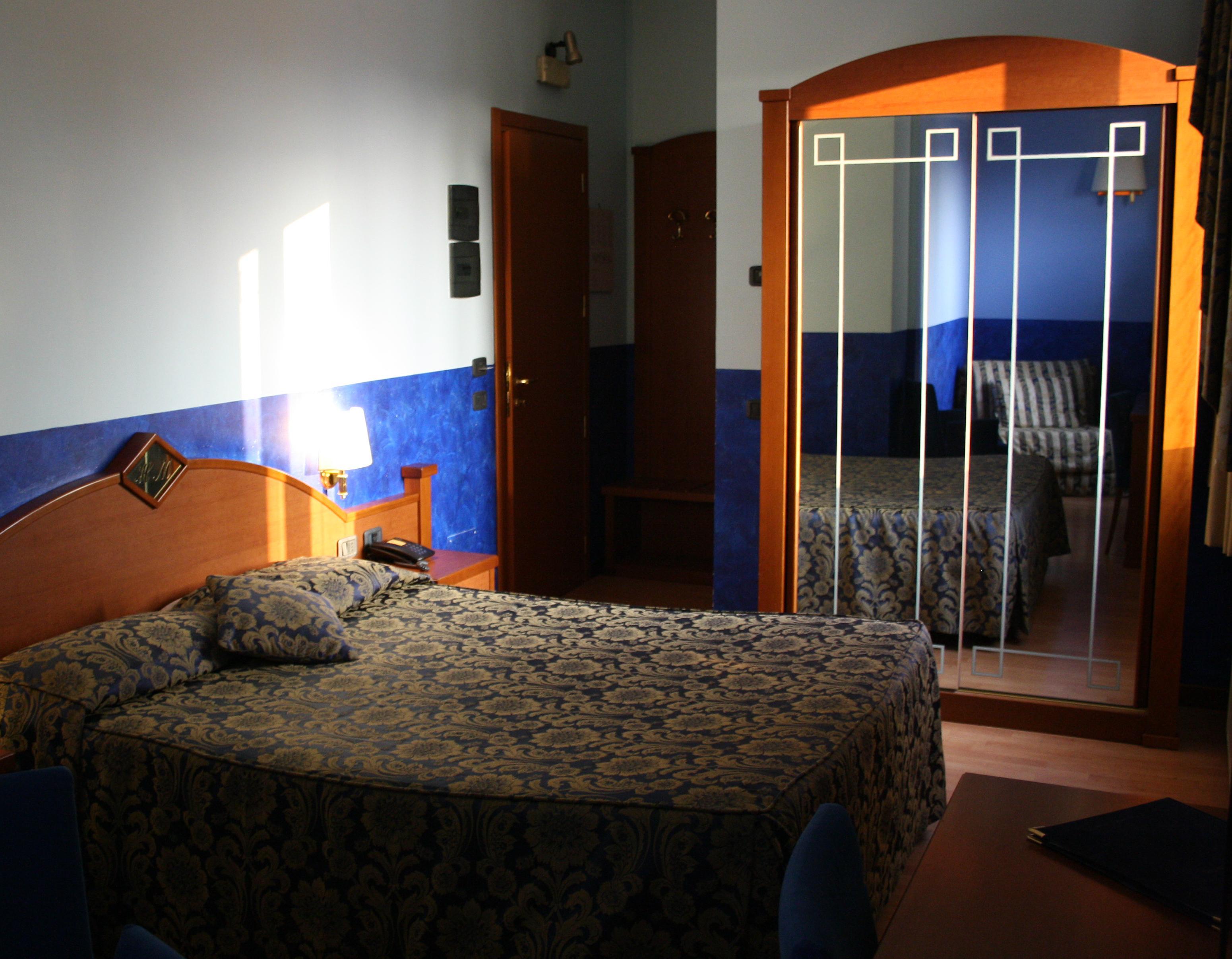 Hotel Majestic San Giuliano Milanese Esterno foto