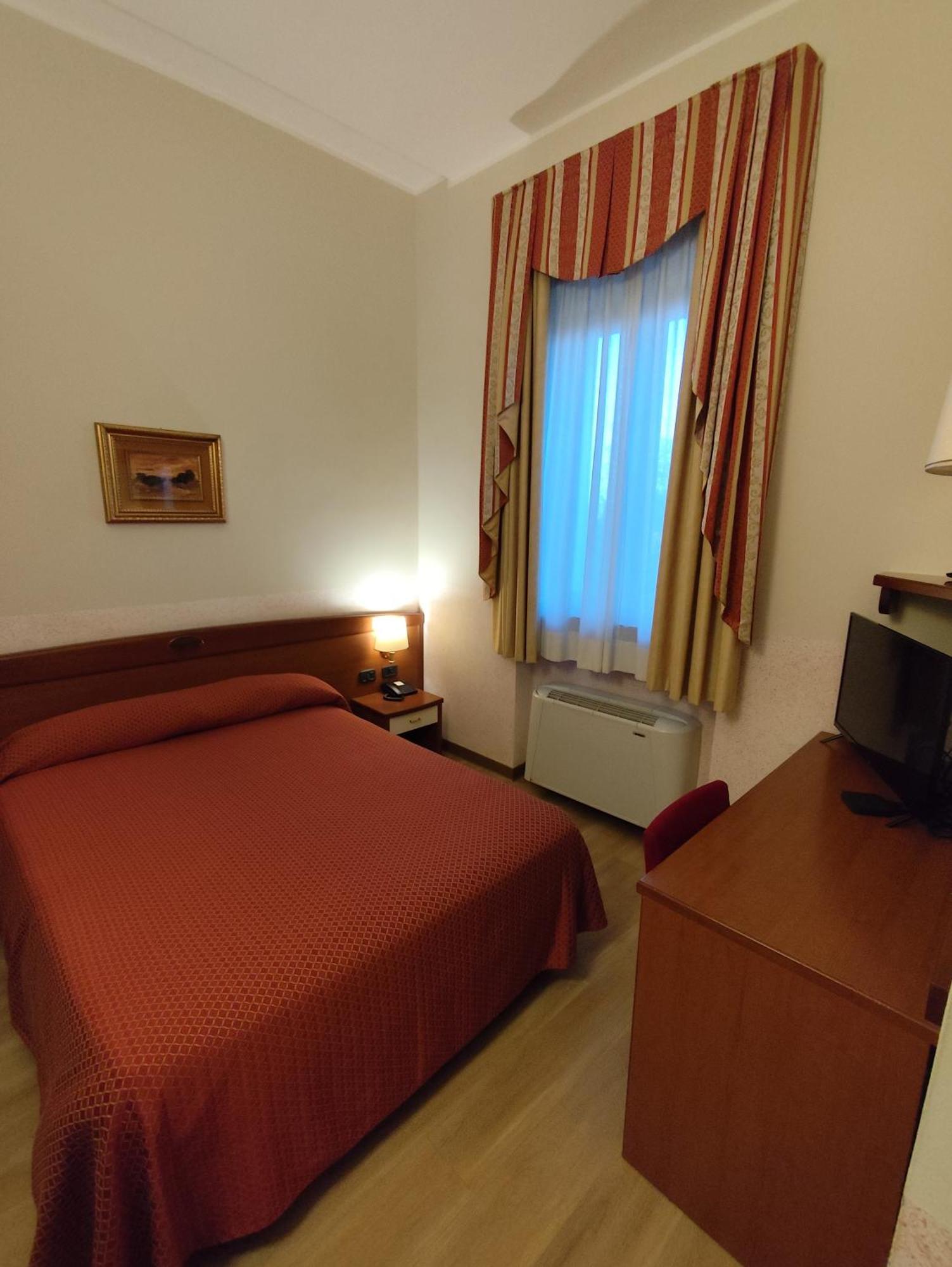 Hotel Majestic San Giuliano Milanese Esterno foto