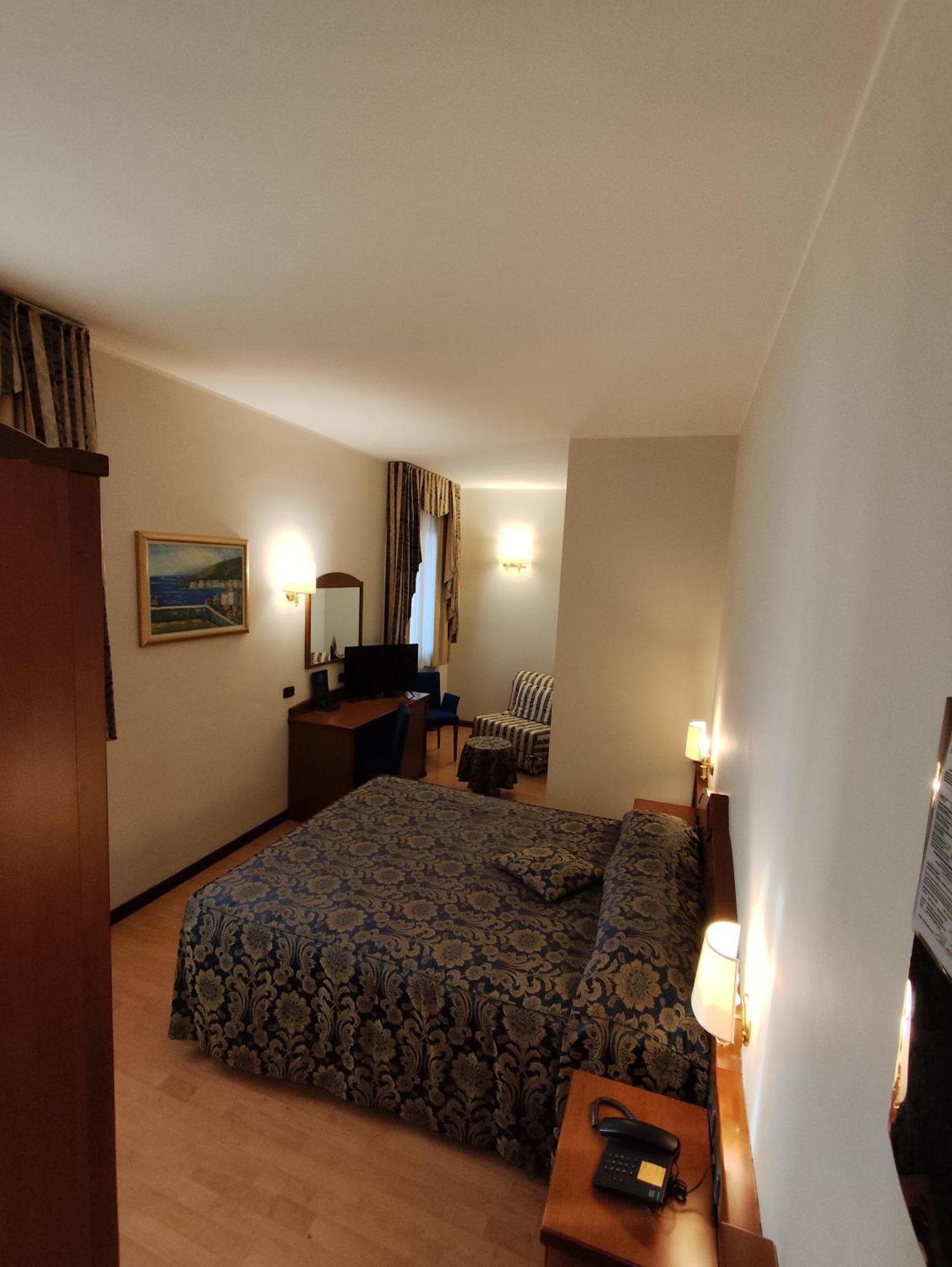 Hotel Majestic San Giuliano Milanese Esterno foto