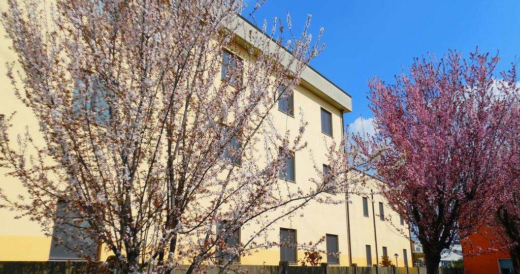 Hotel Majestic San Giuliano Milanese Esterno foto