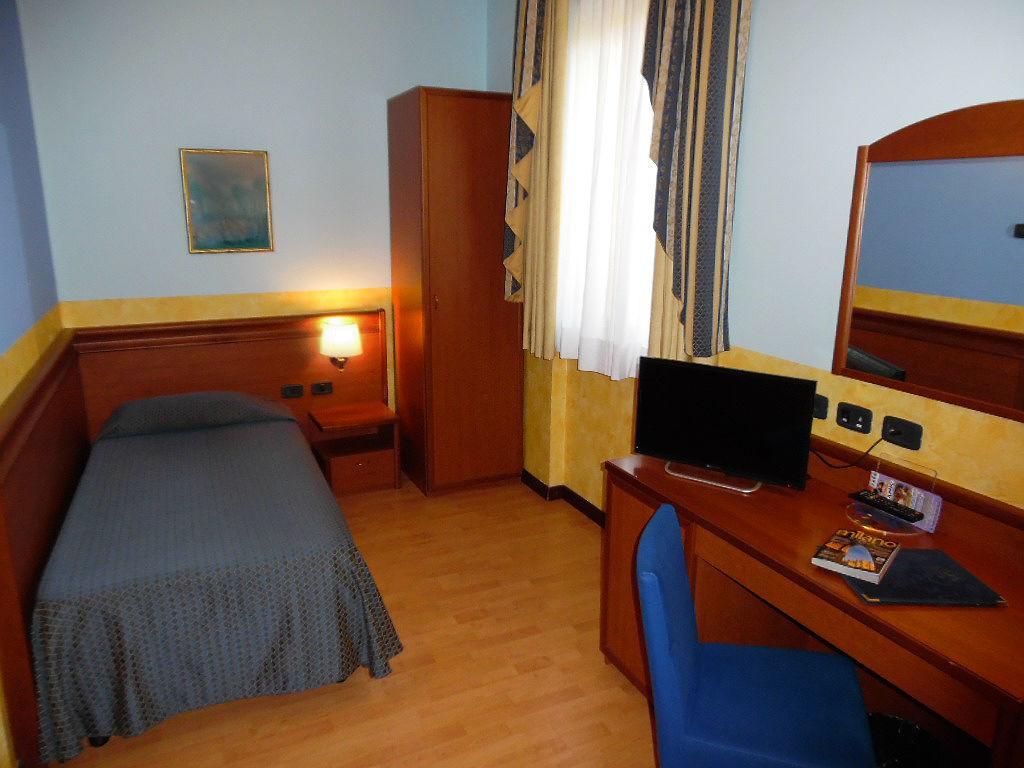 Hotel Majestic San Giuliano Milanese Esterno foto